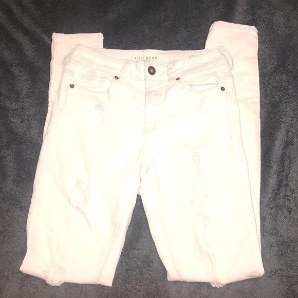 CLOSET CLEAROUT Bullhead White Skinny Jeans - Picture 3 of 4